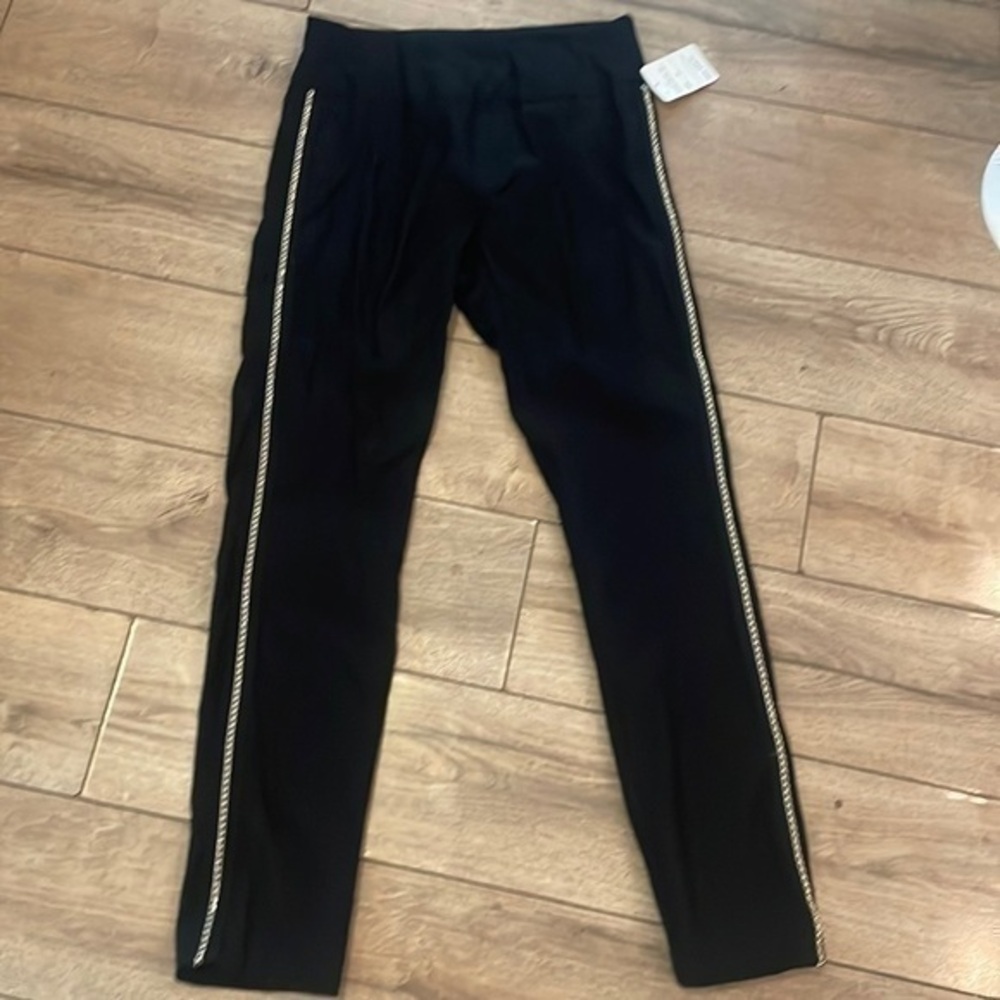 Mariel blank pants with gold chain on each side​​​​